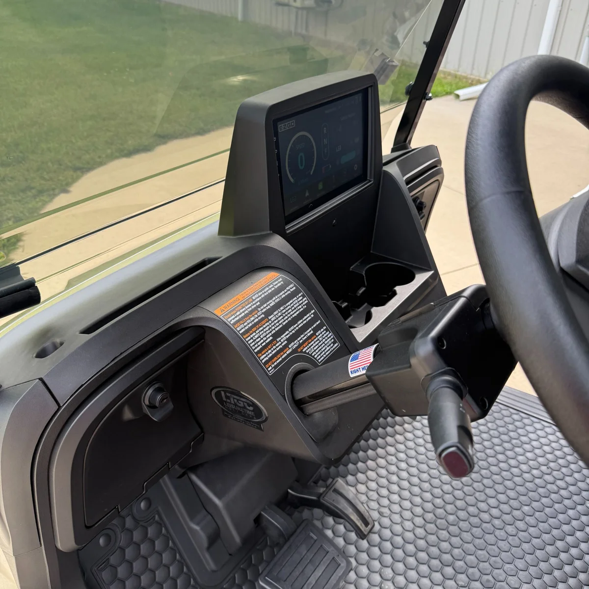 2026 E-Z-GO RXV 4 Touring ST ELiTE Lithium photo 4