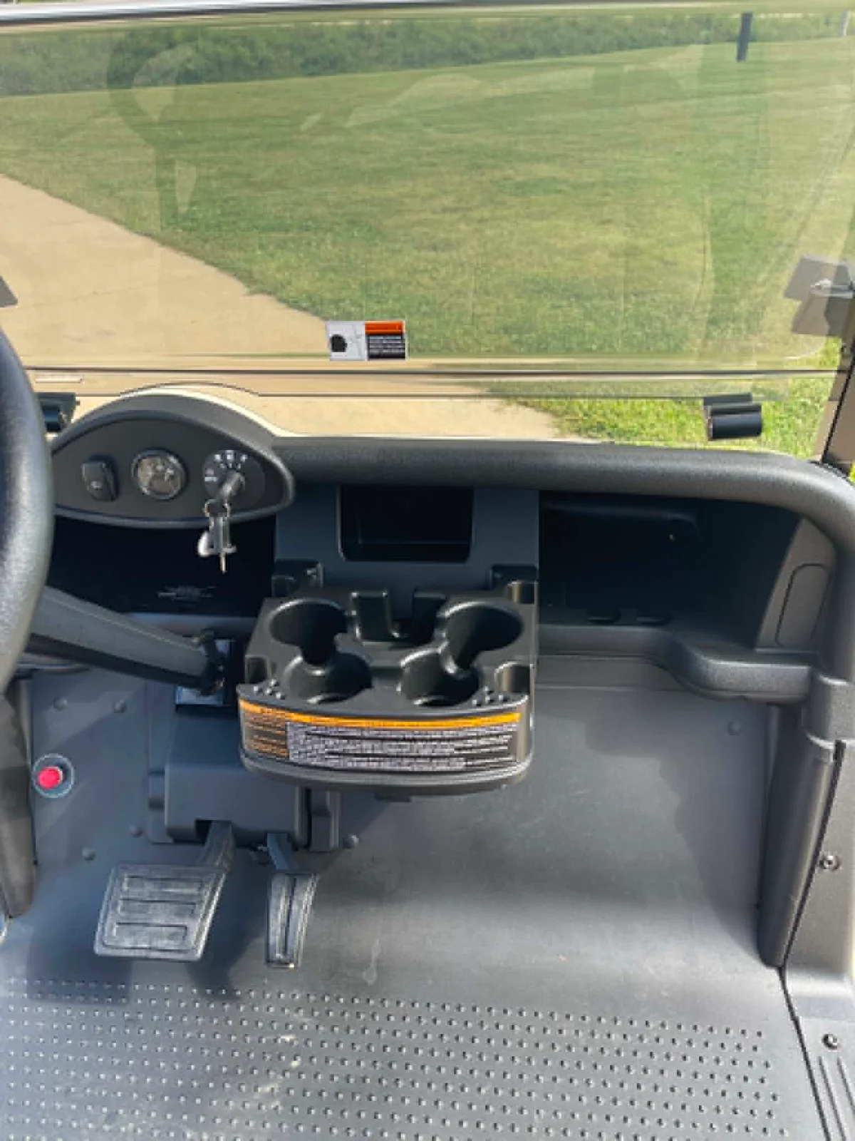 2023 E-Z-GO Valor photo 5