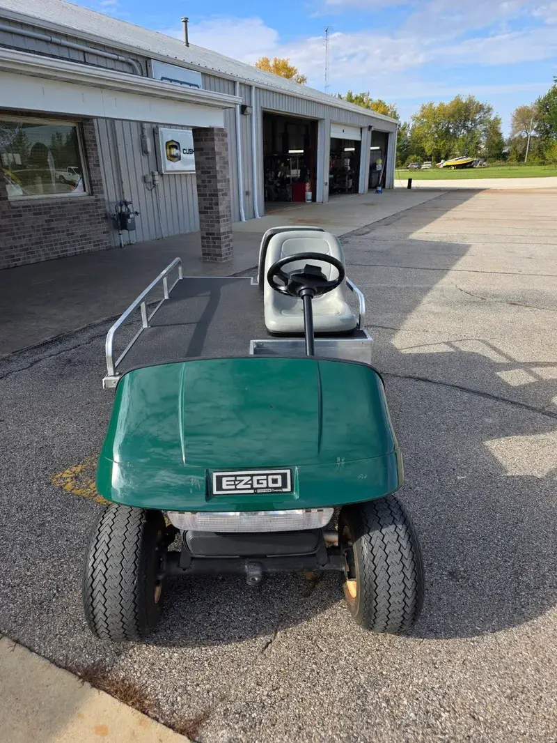 2010 E-Z-GO TXT photo 2