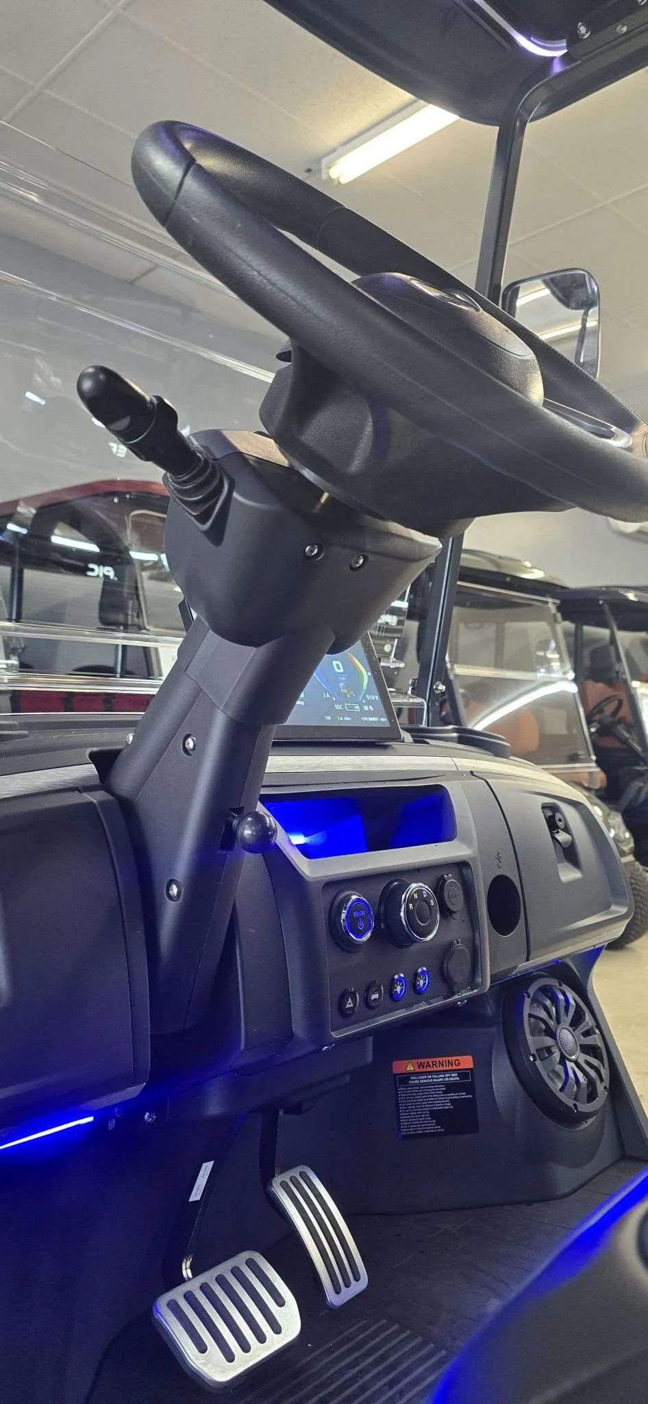 2025 Epic Carts E40FX photo 5