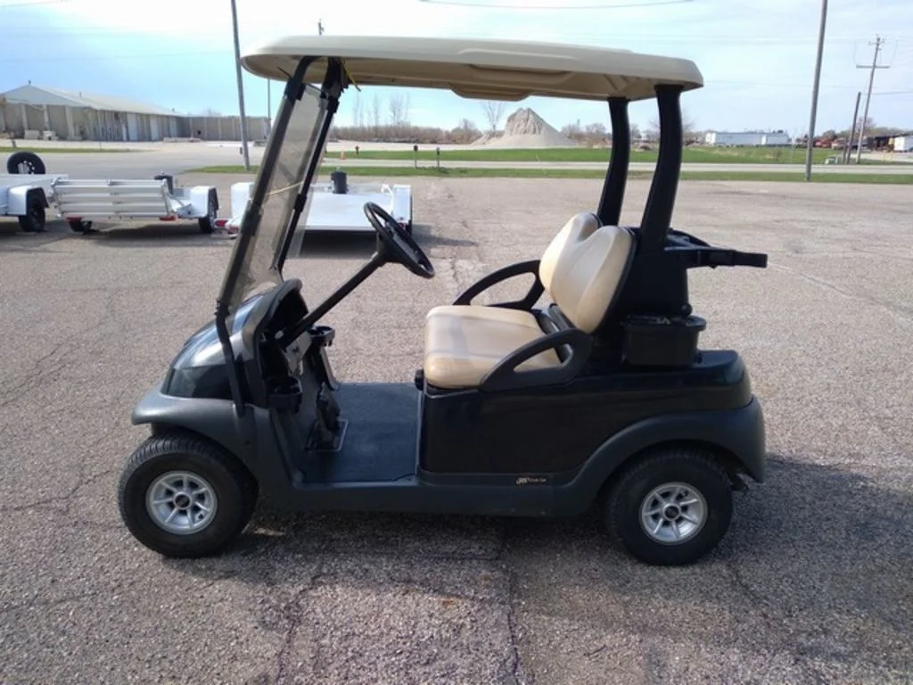 2004 Club Car Golf Cart photo 4