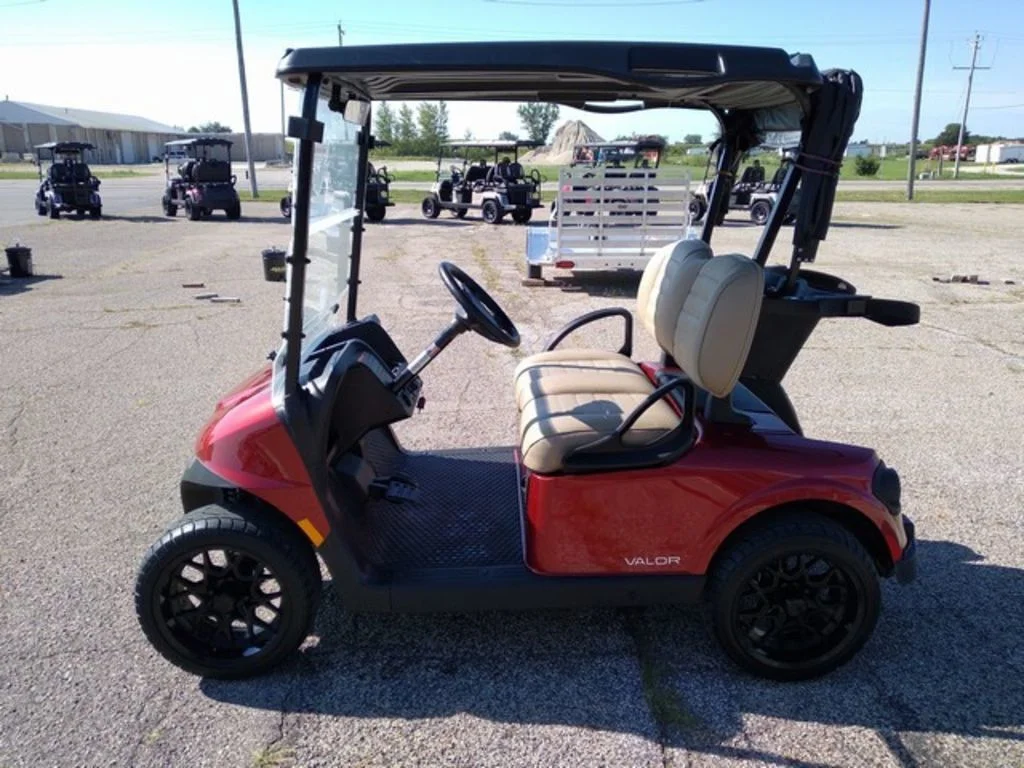 2024 E-Z-GO Valor photo 3