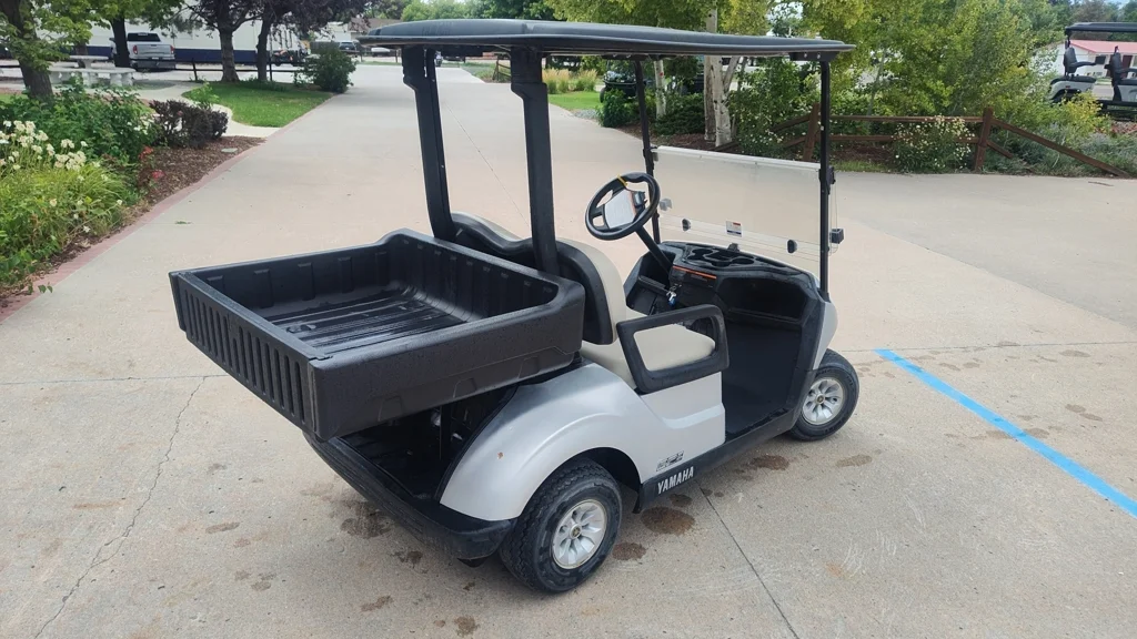 2018 Yamaha QuieTech Utility Golf Car photo 5