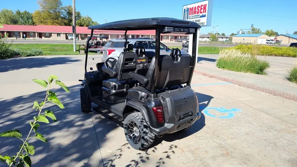 2027 Evolution D5 Maverick photo 3