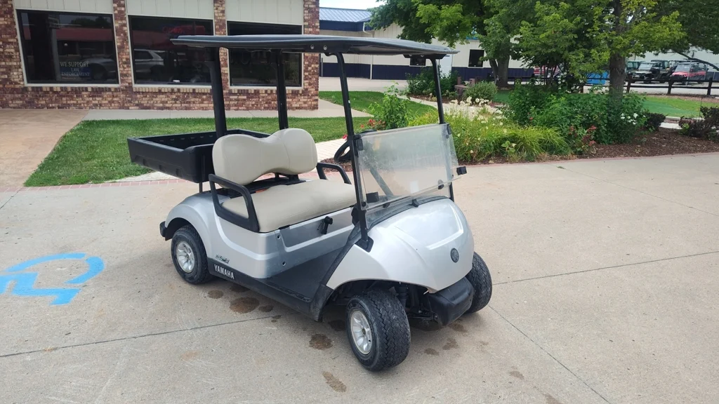 2018 Yamaha QuieTech Utility Golf Car photo 7