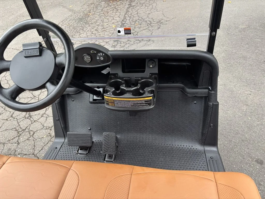 2021 E-Z-GO RXV ELiTE Lithium photo 4