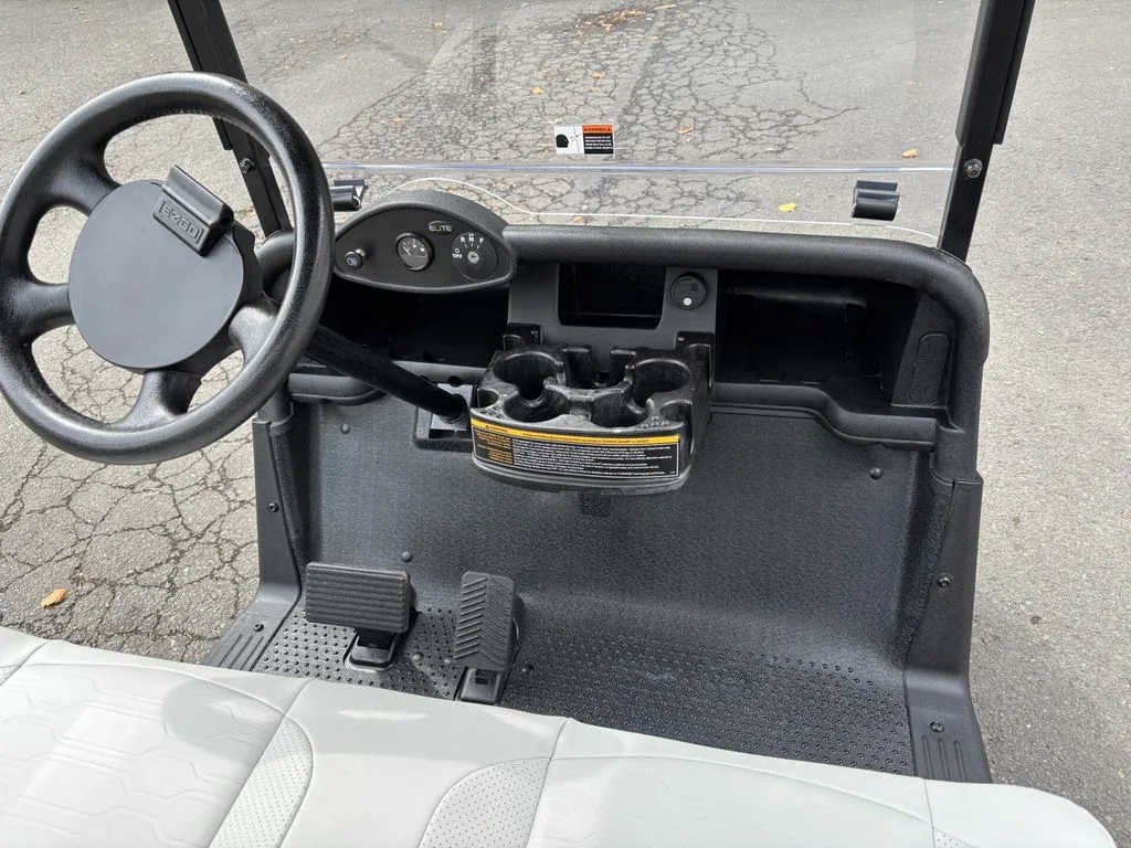 2021 E-Z-GO RXV ELiTE Lithium photo 4