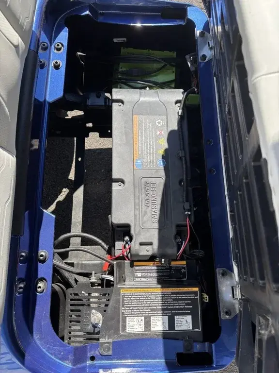 2021 E-Z-GO RXV photo 5