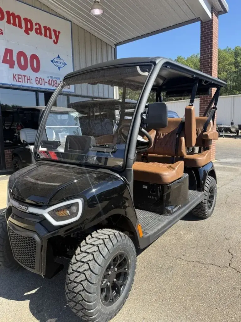 2027 E-Z-GO Liberty photo 2