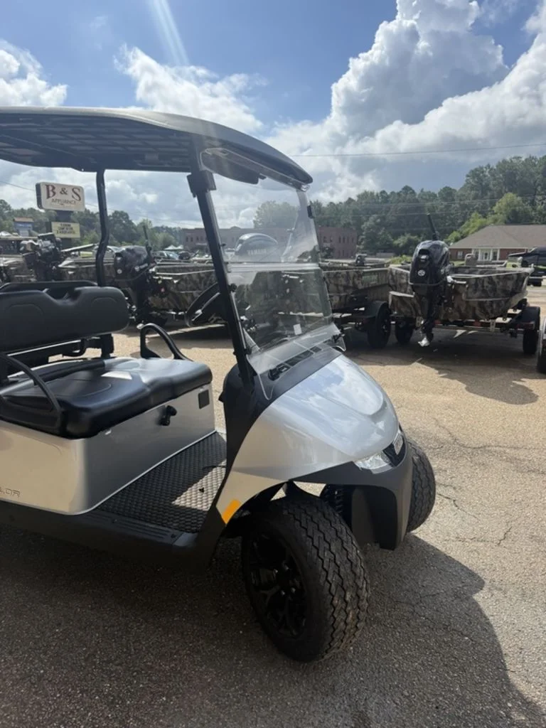 2026 E-Z-GO Valor photo 5