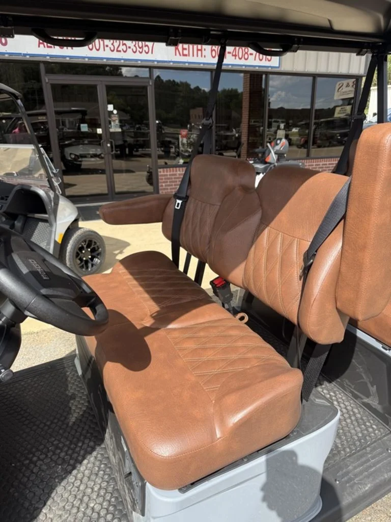2027 E-Z-GO Liberty photo 11