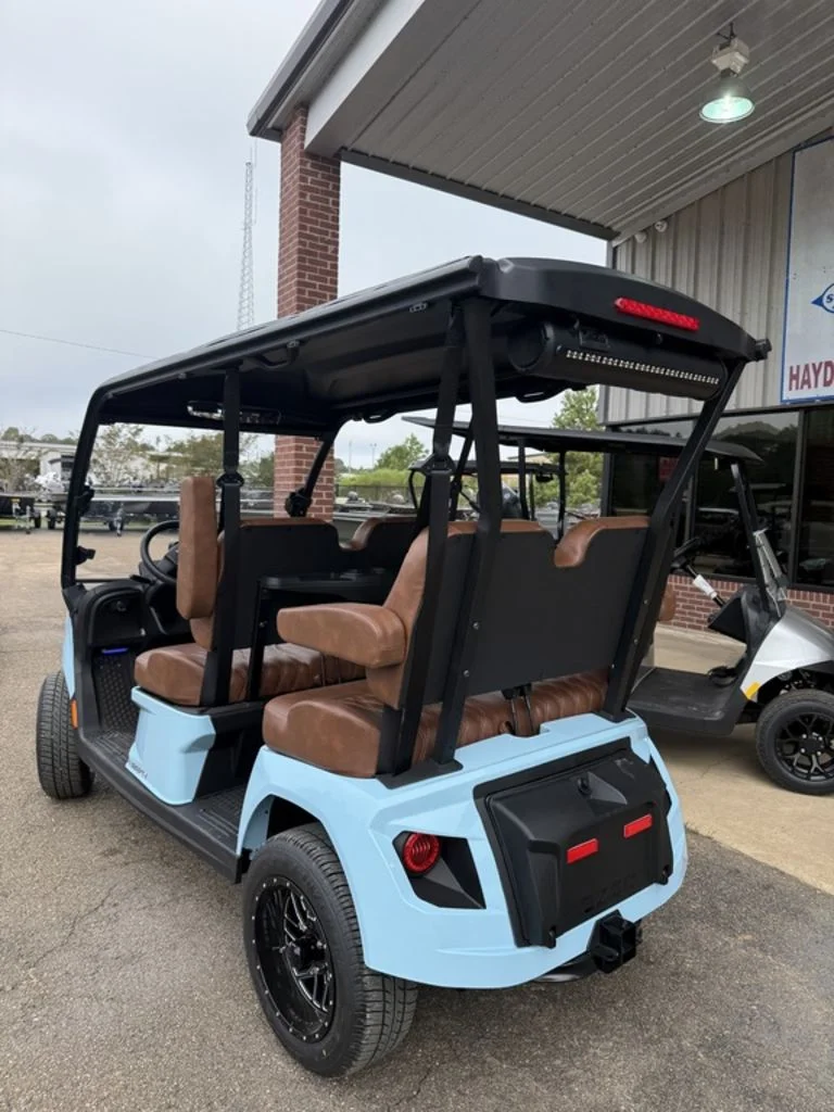 2027 E-Z-GO Liberty photo 7