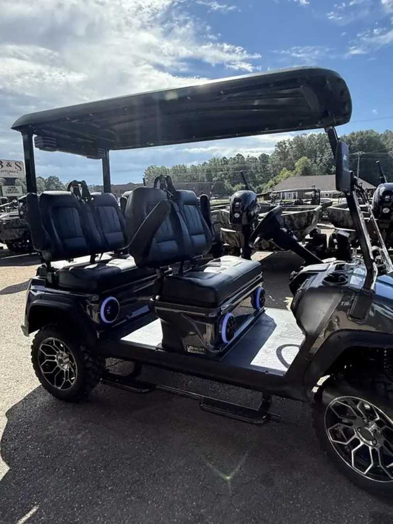 2026 Evolution Maverick 4 Plus photo 6