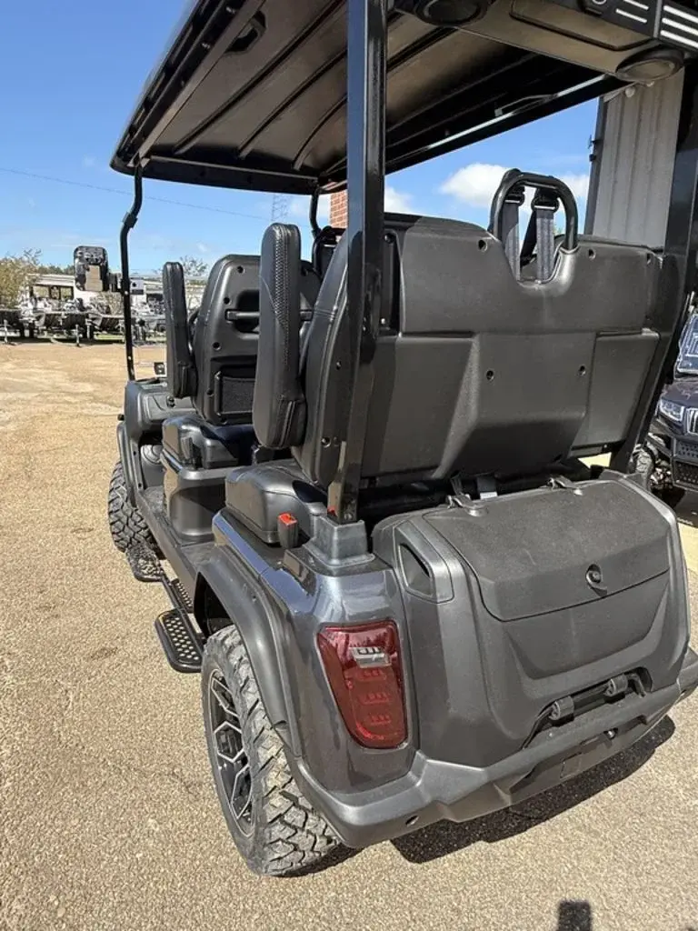 2026 Evolution Maverick 4 Plus photo 12