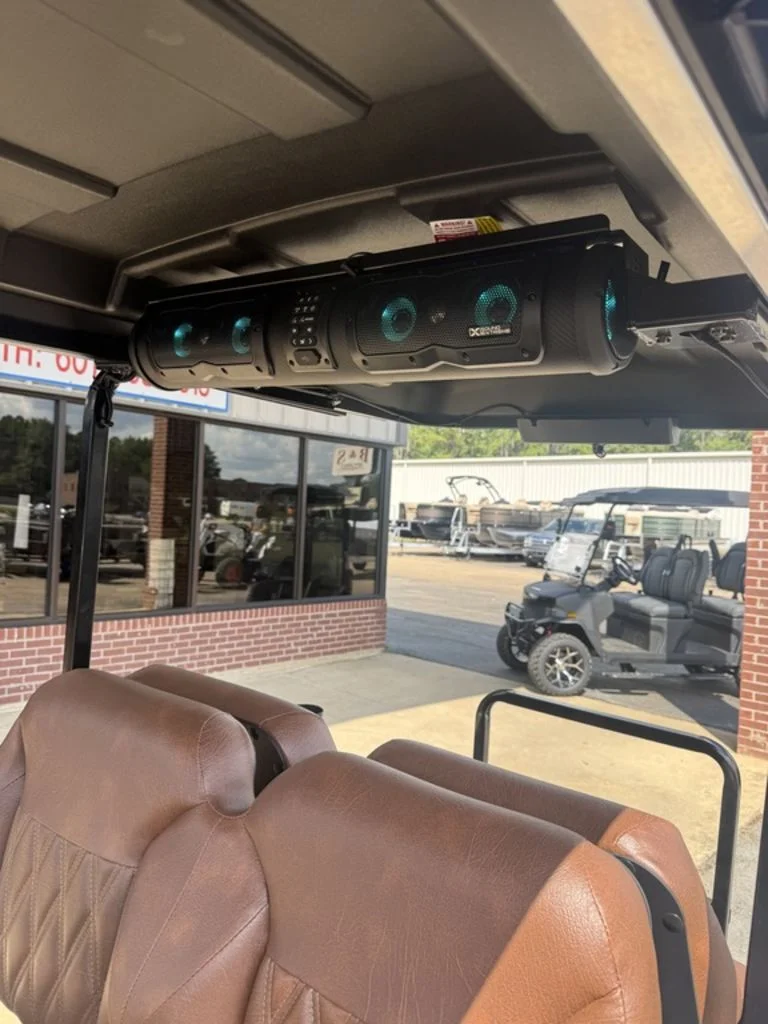 2027 E-Z-GO Xpress 6 photo 11
