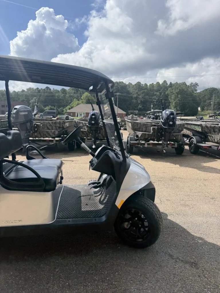 2026 E-Z-GO Valor photo 6
