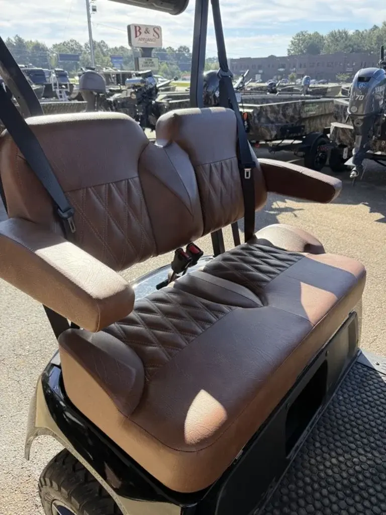 2027 E-Z-GO Liberty photo 14