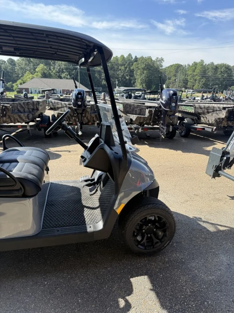 2027 E-Z-GO RXV photo 9