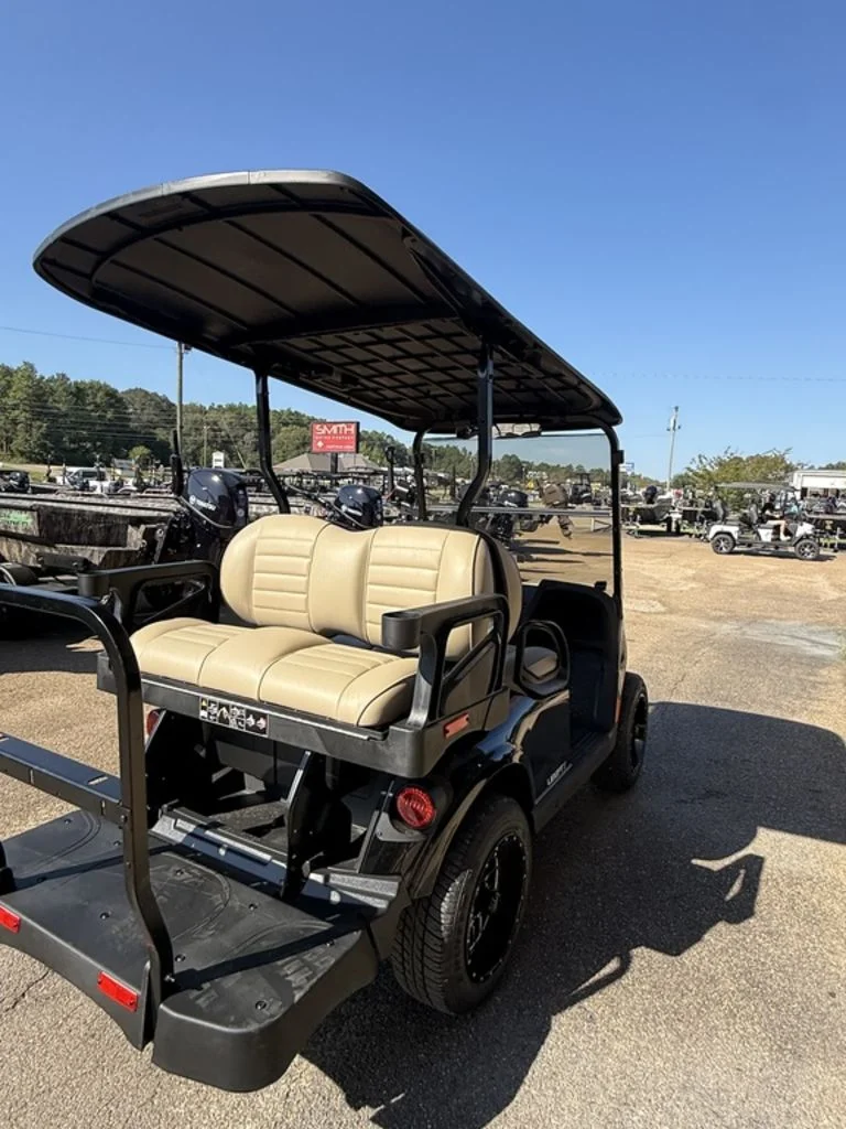 2027 E-Z-GO Liberty photo 10