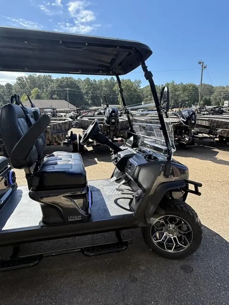 2026 Evolution Maverick 4 Plus photo 9