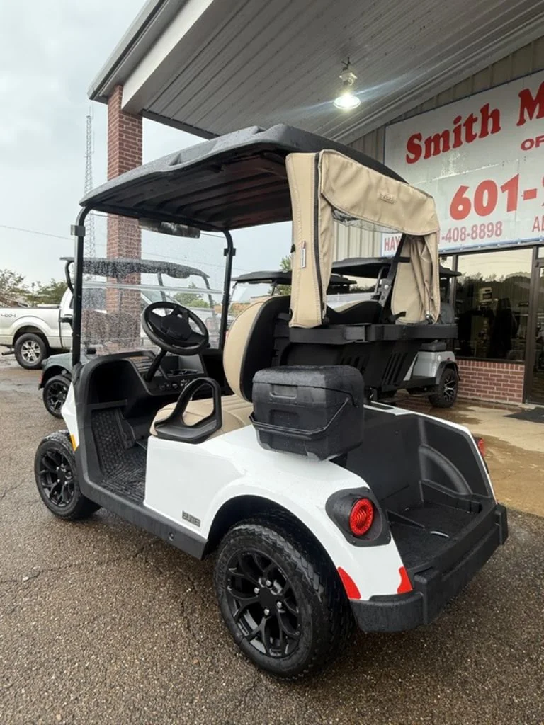 2027 E-Z-GO RXV photo 10