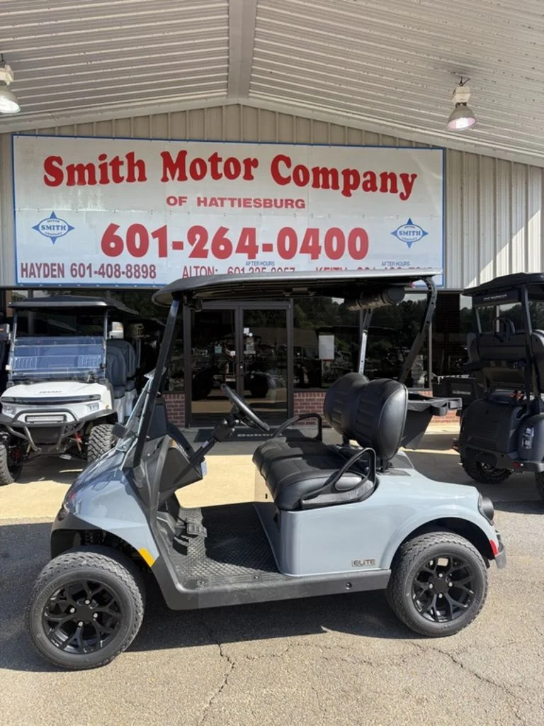 2027 E-Z-GO RXV photo 1