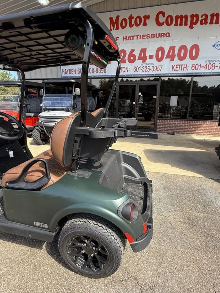 2027 E-Z-GO RXV photo 10