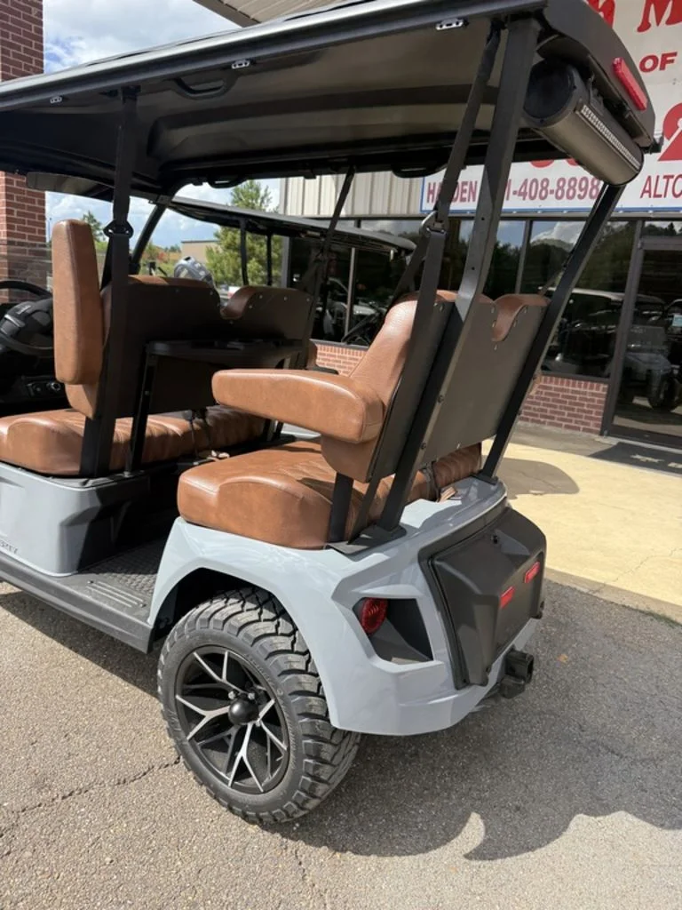 2027 E-Z-GO Liberty photo 9