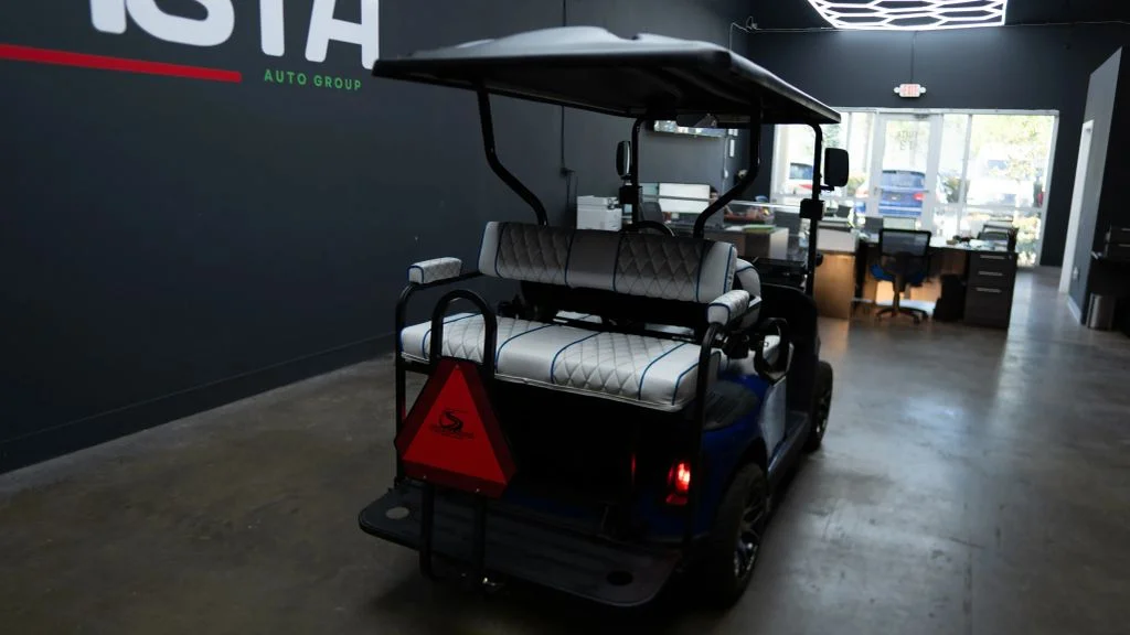 2024 E-Z-GO RXV photo 6