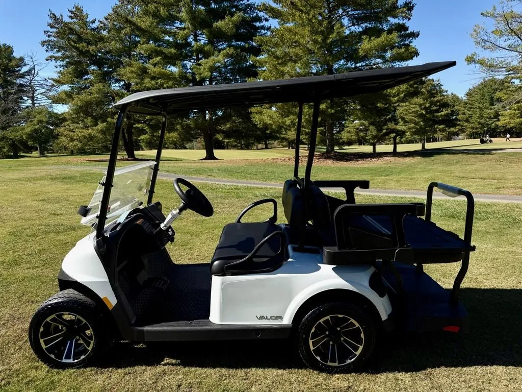 2026 E-Z-GO RXV 4 Valor S + EX1 Sport Bright White photo 4