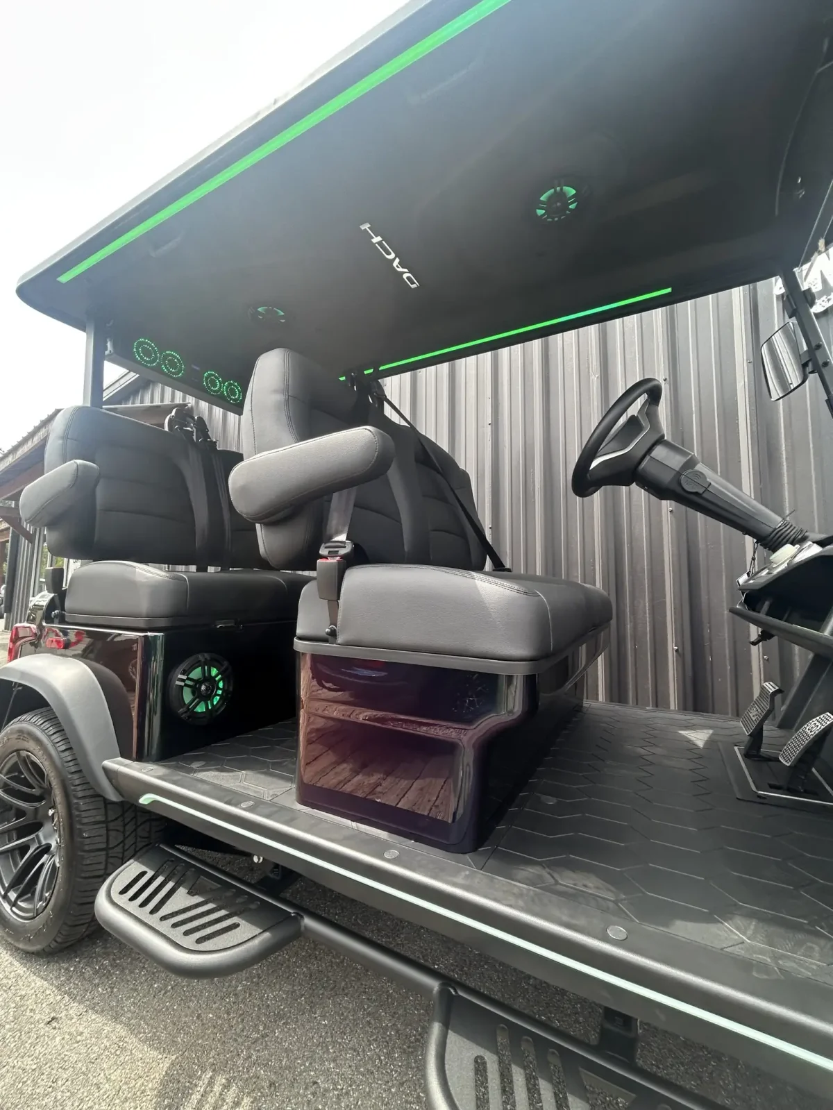 2027 DACH Apollo photo 3