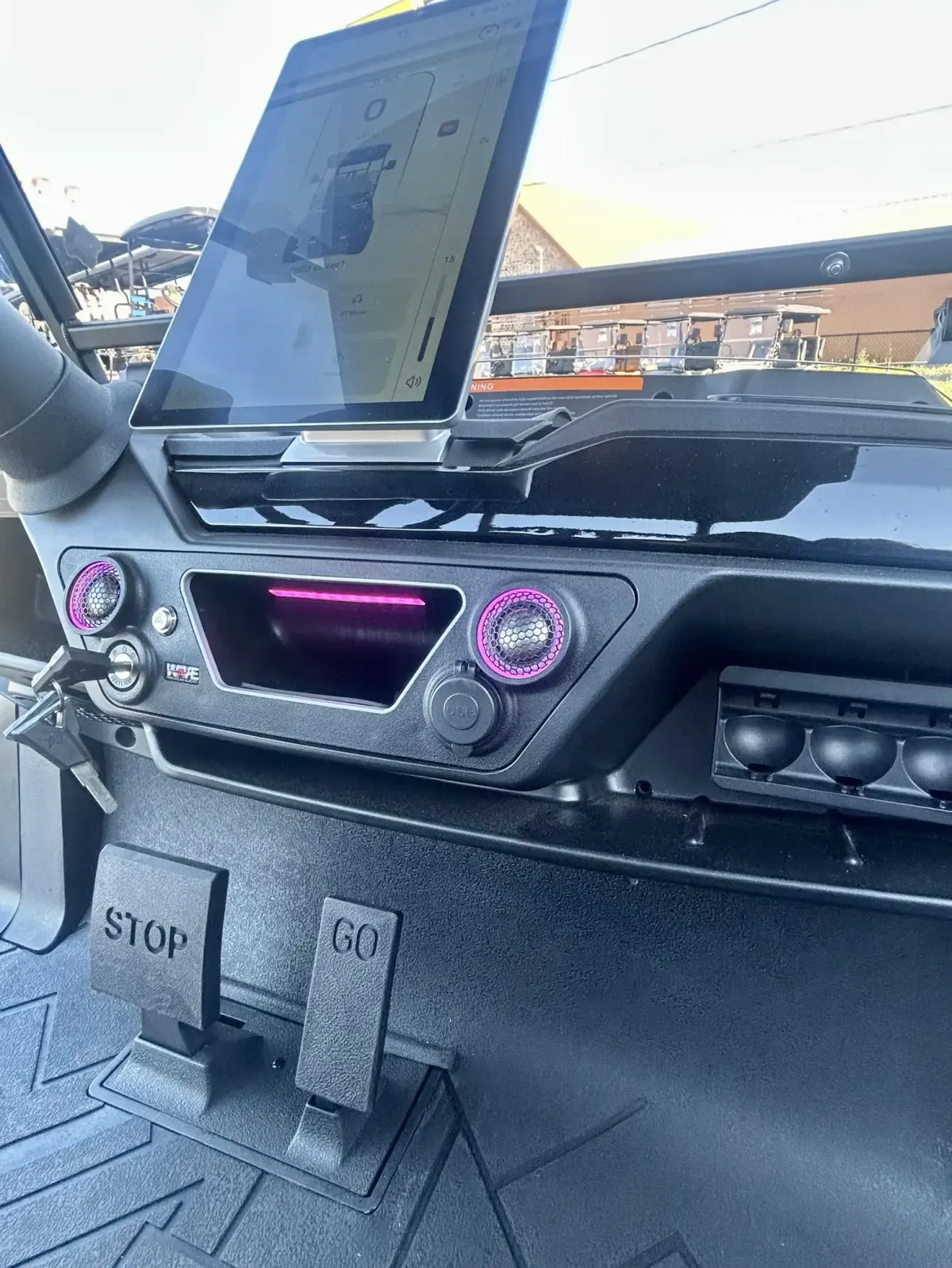 2026 Atlas Pro- Black photo 7