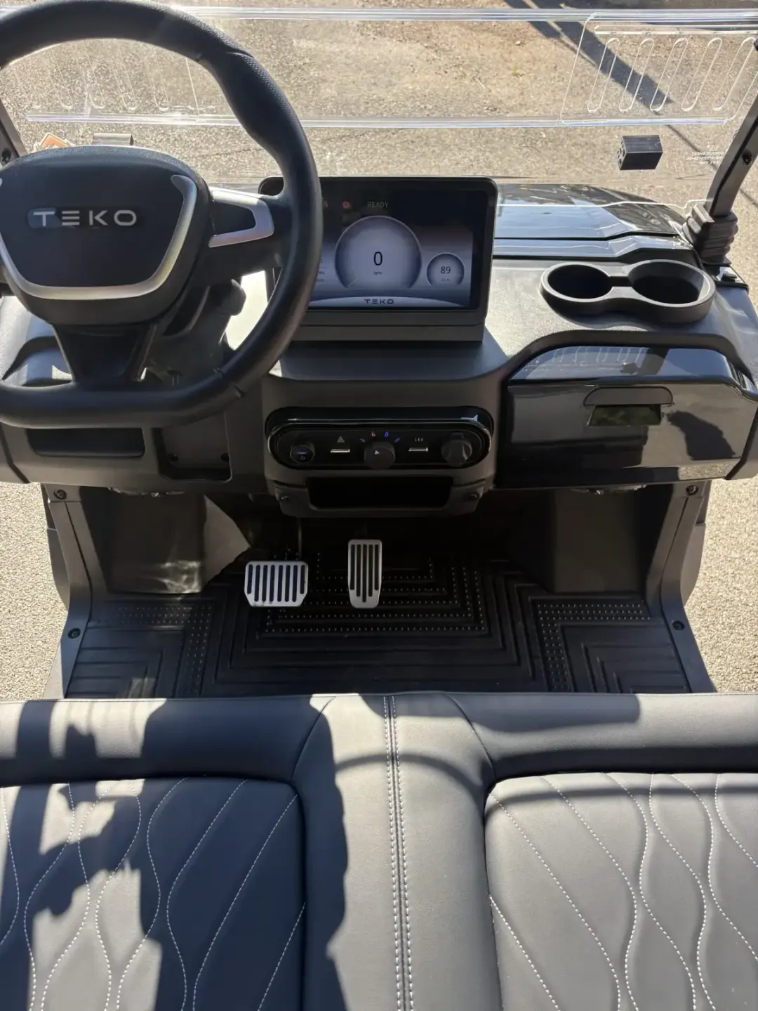 2026 TEKO Triumph 6 Passenger Black photo 7