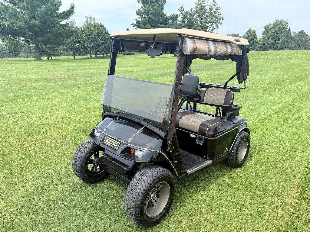 2008 E-Z-GO TXT photo 2