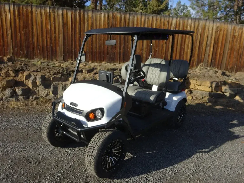 2026 E-Z-GO Liberty LSV photo 1