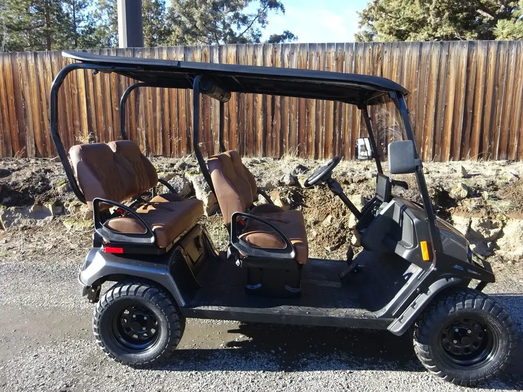 2026 E-Z-GO Liberty LSV photo 3