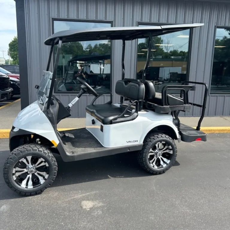 2026 E-Z-GO RXV 4 Valor S EX1 Sport Bright White photo 5