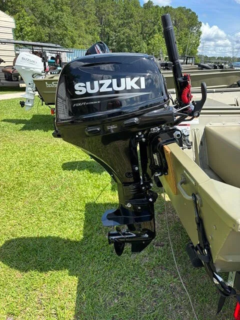 2026 Suzuki Marine Outboards 9.9hp Four-Stroke Short Shaft photo 4