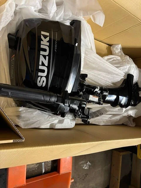 2026 Suzuki Marine Outboards 6hp Outboard Tiller Motor photo 5
