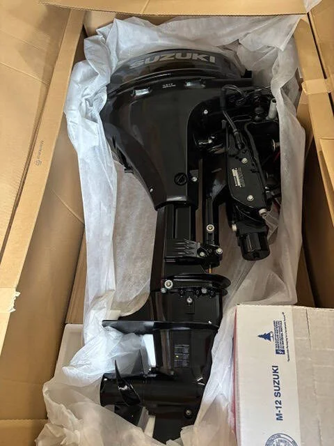 2026 Suzuki Marine Outboards DF20ATHL5 photo 3