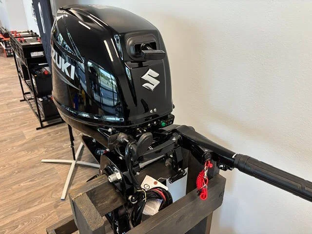 2027 Suzuki Marine Outboards 25hp Tiller Handle and Power T photo 7