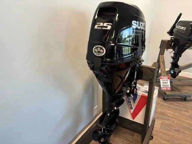 2027 Suzuki Marine Outboard 25hp Tiller Handle and Power T photo 11
