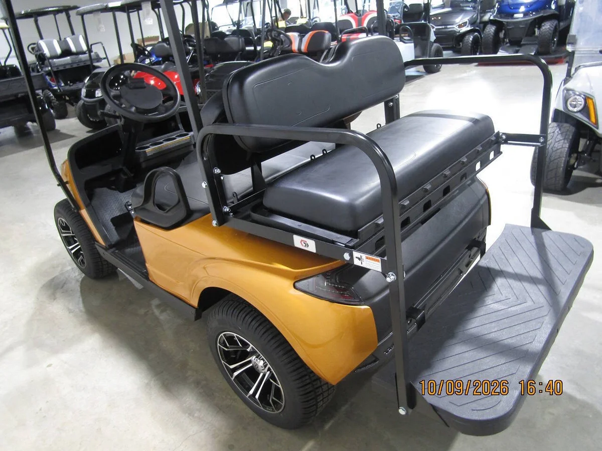 2020 E-Z-GO Storm Electric Custon 4-Seater golf cart photo 5