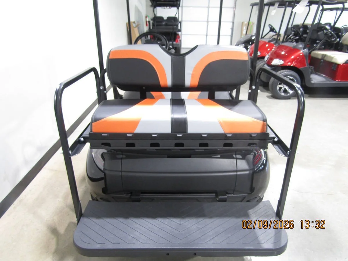 2020 E-Z-GO Storm Electric Custon 4-Seater golf cart photo 6