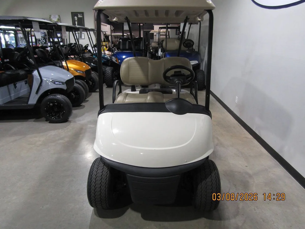 2020 E-Z-GO RXV Stock  golf cart photo 3