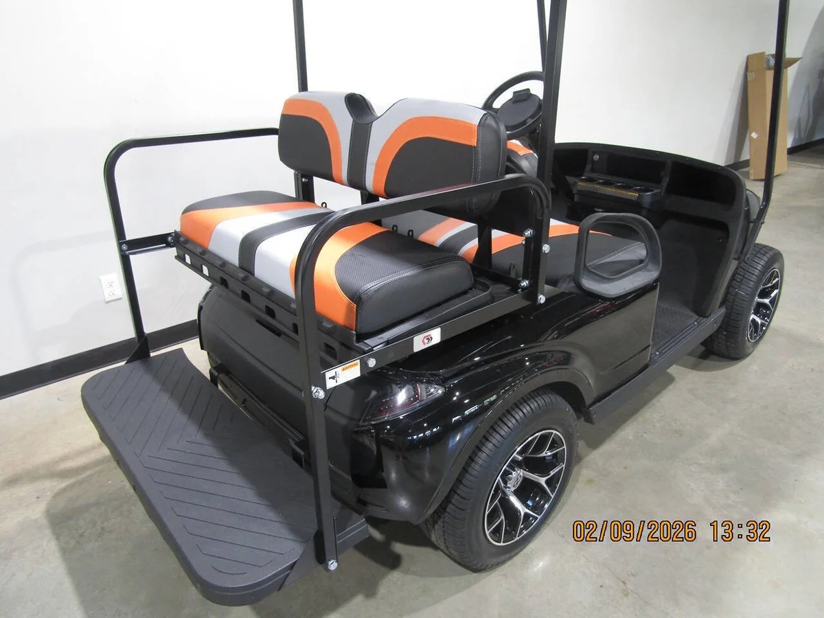 2020 E-Z-GO Storm Electric Custon 4-Seater golf cart photo 7