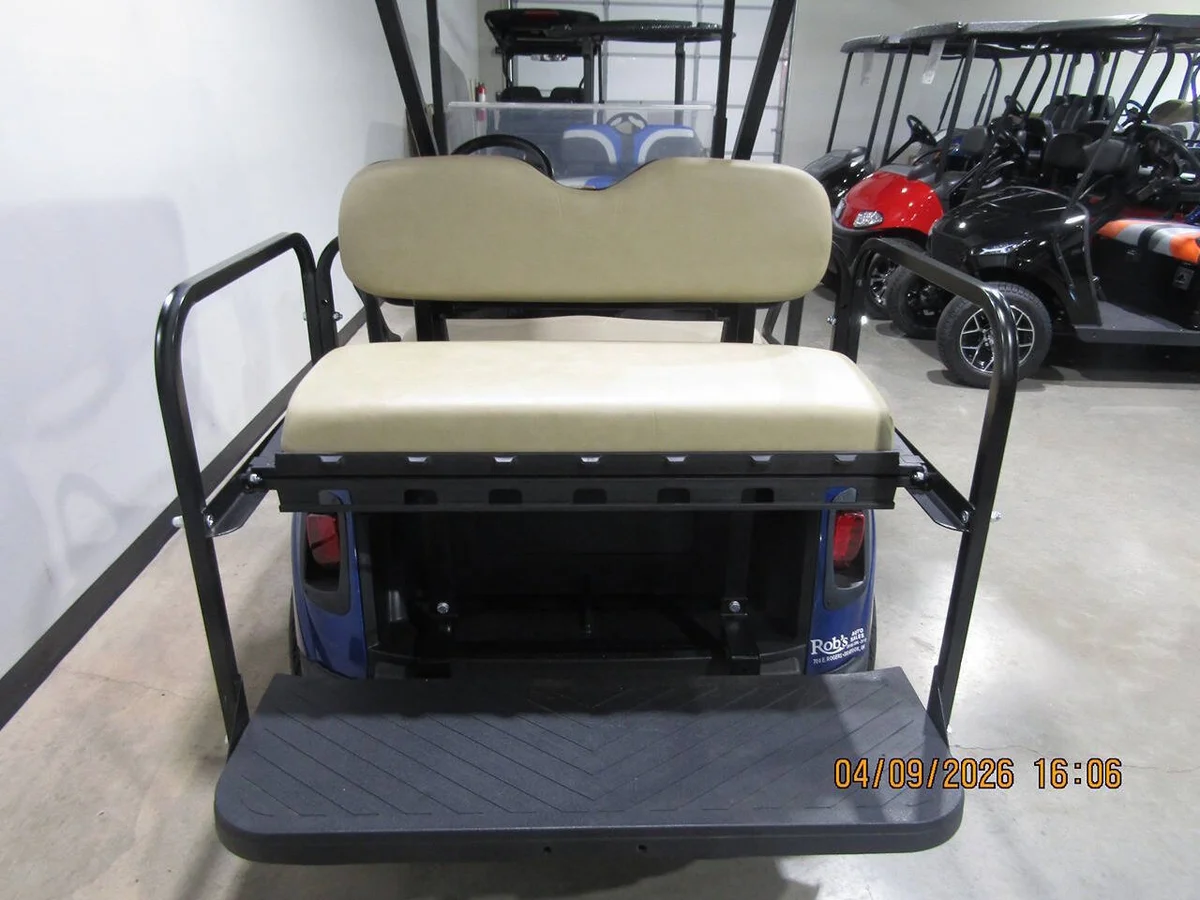 2018 E-Z-GO RXV Custon 2-Seater photo 8