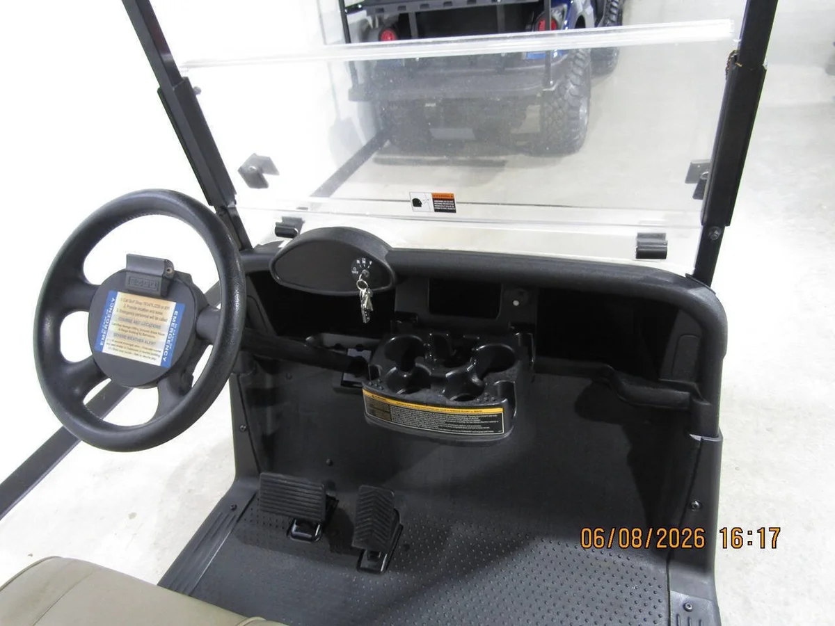 2020 E-Z-GO RXV 2 Seater golf cart photo 9