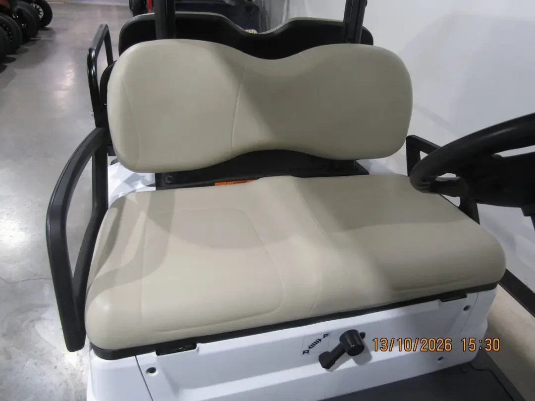 2022 Yamaha Drive Custom 4-Seater golf cart photo 9