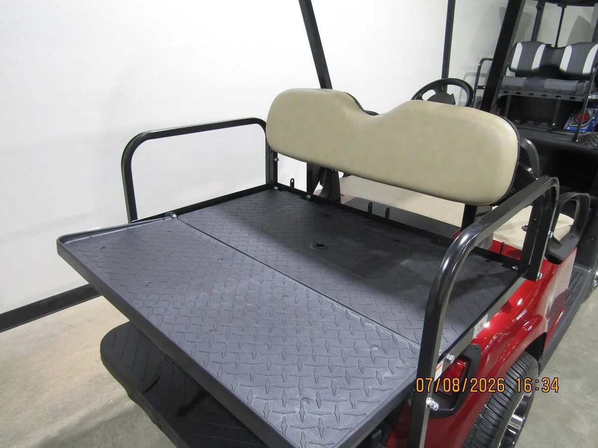2018 E-Z-GO RXV Custon 4-Seater golf cart photo 8
